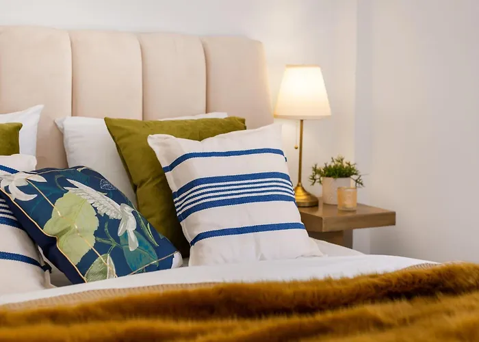 Modern & Stylish Hideaway Downtown Near Acropolis & Metro