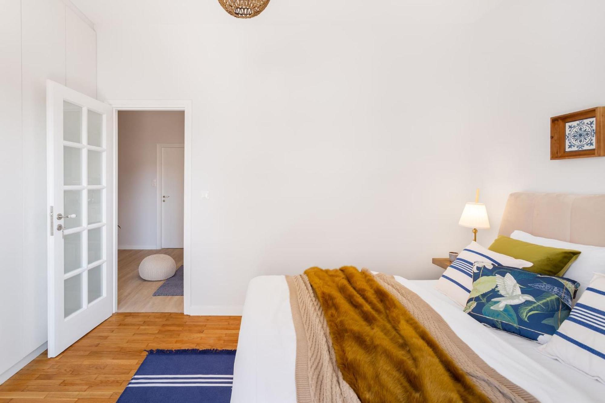 Modern & Stylish Hideaway Downtown Near Acropolis & Metro *