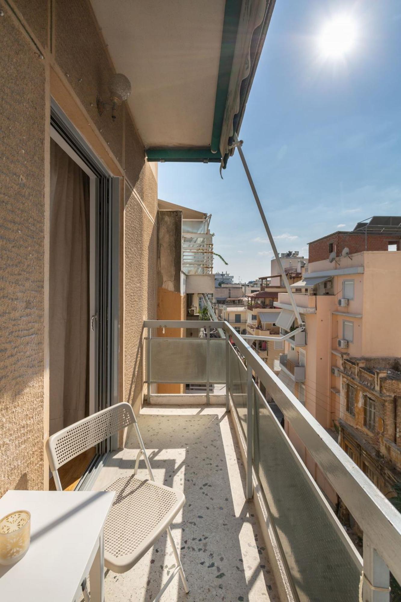 Apartment Modern & Stylish Hideaway Downtown Near Acropolis & Metro